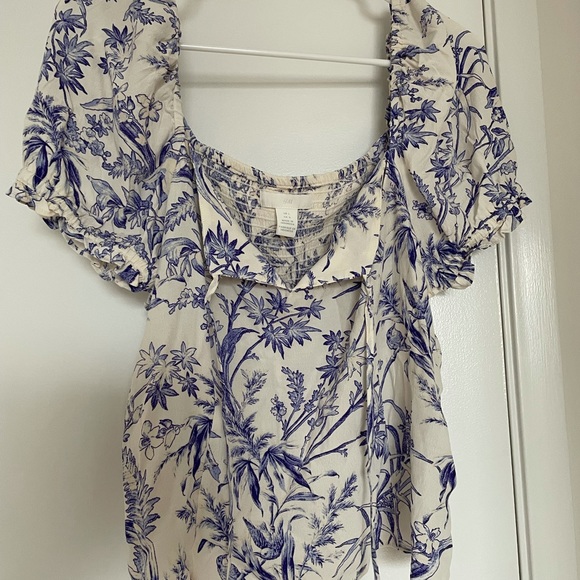 H&M Ruffled Short Sleeve Floral Blouse - Picture 3 of 5